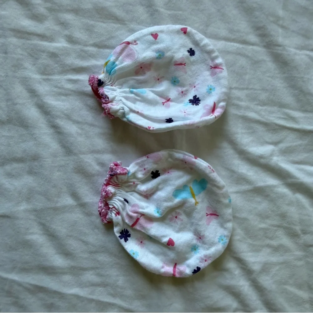 Like New! Set of 4 Newborn Baby Girl Scratch Mittens